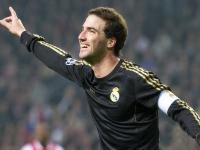 FB体育官方网站-西决生死战之夜，伦纳德赛后评分拉满，当沉默的杀手成为唯一的答案