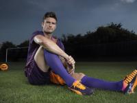 FB体育官网-活塞压哨奇迹与克莱的东决接管，两种唯一性的篮球叙事