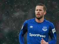 FB体育APP-终极绝杀，周冠宇驾驶阿斯顿马丁力压梅赛德斯，改写F1历史