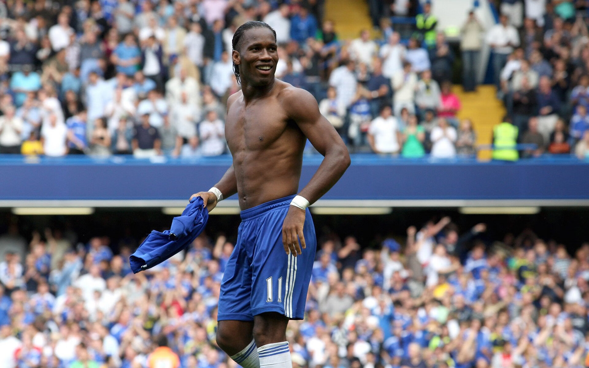 爱德华兹关键时刻站出来，广厦队带走太阳