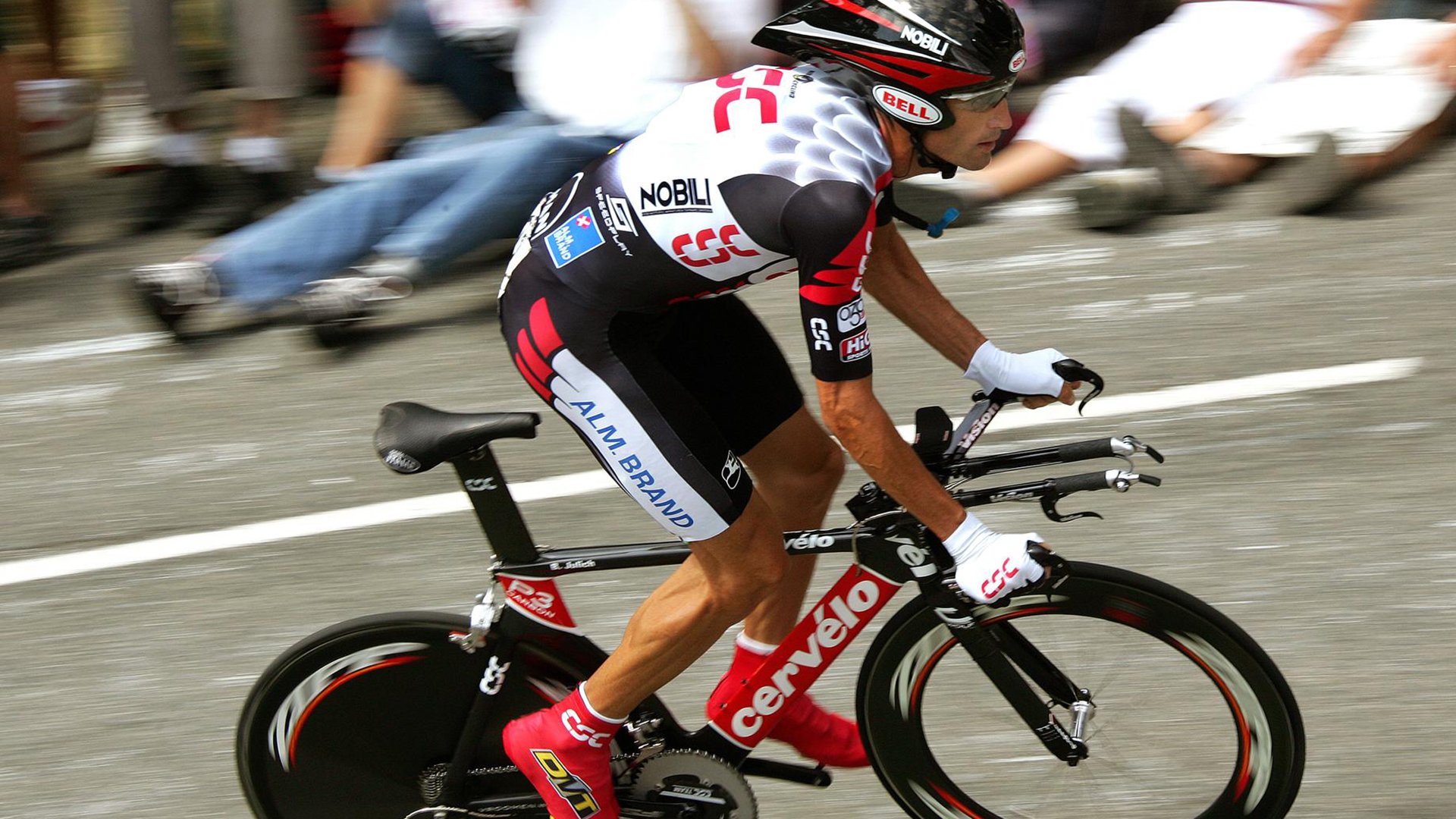 冰与火的碰撞,乌克兰绝杀智利,凯恩统治全场背后的足球哲学